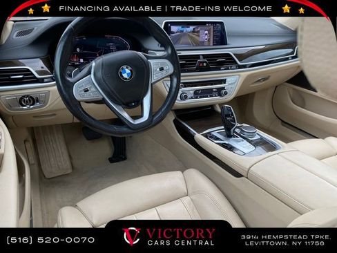 Used 2020 BMW 740i xDrive 740i xDrive w/ Cold Weather Package image 28