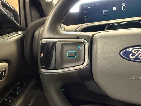 Used 2025 Ford Expedition Active AWD/4WD image 24