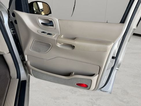 Used 2003 Ford Windstar SE image 14