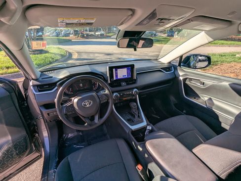 Used 2023 Toyota RAV4 XLE image 12