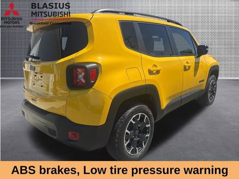 Used 2023 Jeep Renegade Latitude AWD/4WD image 9