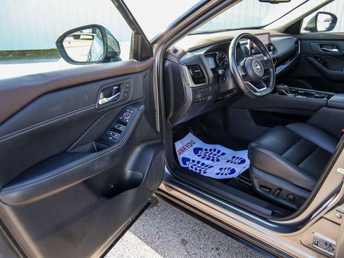 Used 2023 Nissan Rogue SL image 26