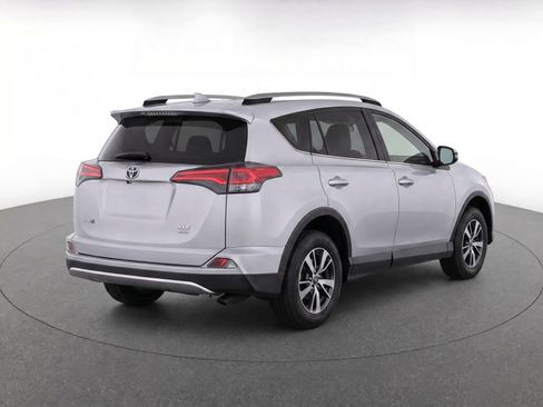 Used 2018 Toyota RAV4 XLE w/ Plus Extra Value Package AWD/4WD image 6