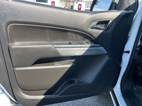 Used 2022 Chevrolet Colorado LT w/ Fleet Safety Package image 11
