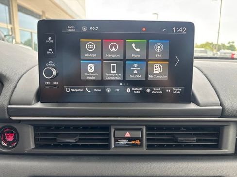 Used 2024 Honda Pilot Elite image 11
