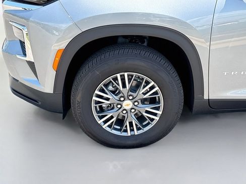 Used 2026 Chevrolet Traverse LT w/ Driver Confidence Package FWD image 35