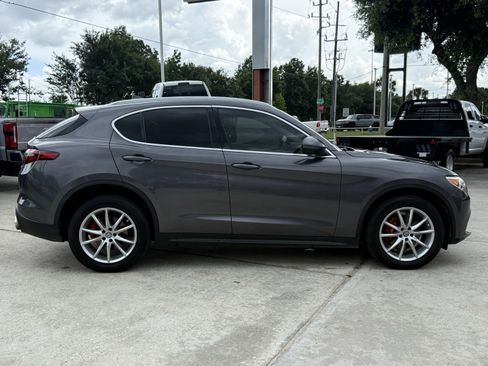 Used 2018 Alfa Romeo Stelvio Ti AWD/4WD image 3