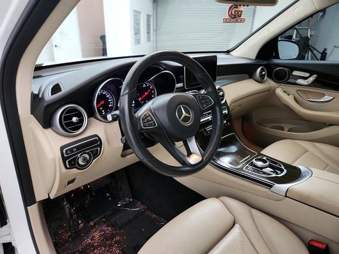 Used 2018 Mercedes-Benz GLC 300 GLC300 w/ Premium Package image 13
