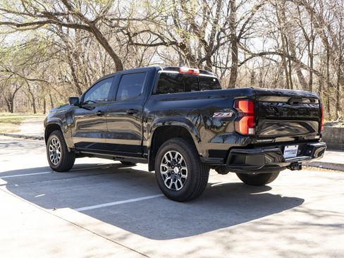 Used 2023 Chevrolet Colorado Z71 w/ Z71 Convenience Package 2 image 7