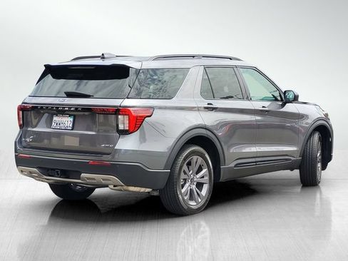 Used 2026 Ford Explorer Active w/ Active Comfort Package AWD/4WD image 4