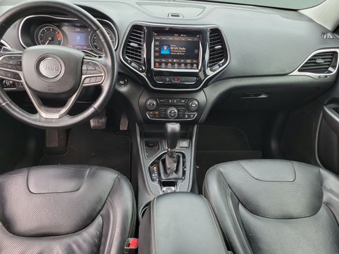 Used 2019 Jeep Cherokee Limited FWD image 9