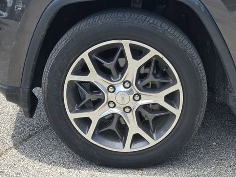 Used 2019 Jeep Grand Cherokee Limited RWD image 7