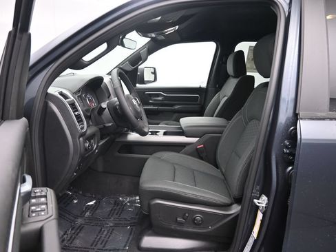 New 2026 RAM 1500 4x4 Crew Cab image 17