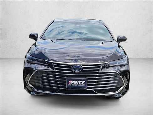 Used 2021 Toyota Avalon Limited w/ Advanced Safety Package FWD image 2