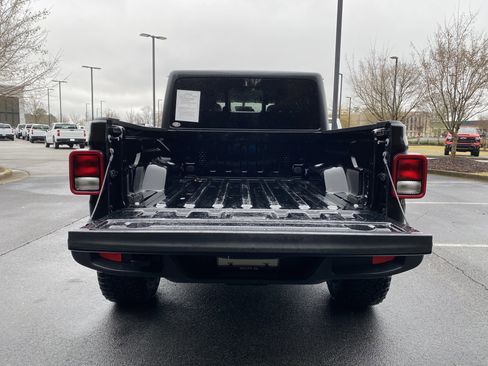 Used 2023 Jeep Gladiator Overland image 11