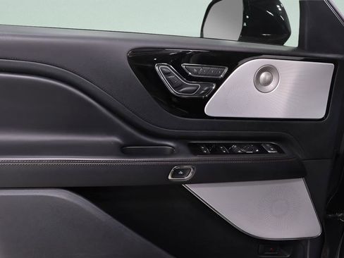 Used 2020 Lincoln Aviator Reserve w/ Equipment Group 201A AWD/4WD image 19