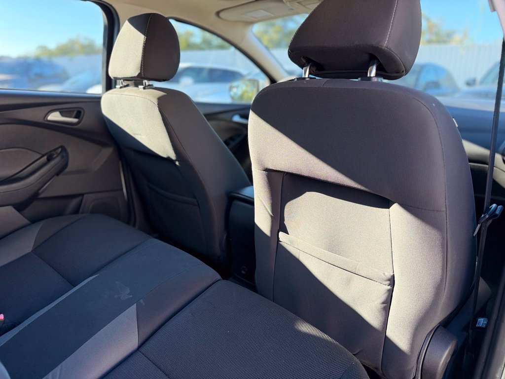 Used 2014 Ford Focus SE FWD image 24