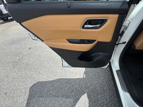 Used 2022 Nissan Rogue Platinum w/ Head-Up Display Package FWD image 22