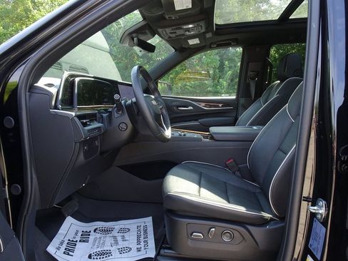 Certified 2024 Cadillac Escalade ESV Premium Luxury AWD/4WD image 7