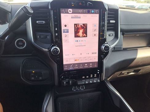 Used 2025 RAM 2500 Laramie w/ Night Edition image 19