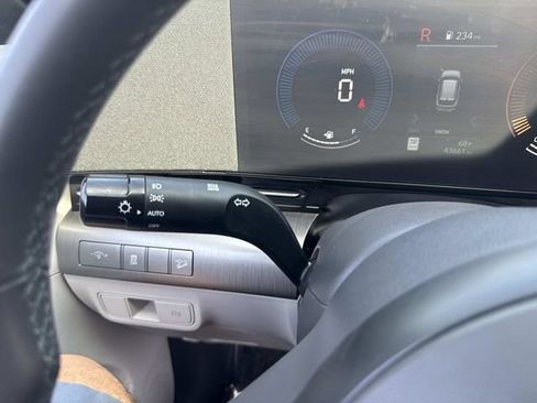 Certified 2024 Hyundai Kona SEL AWD/4WD image 31