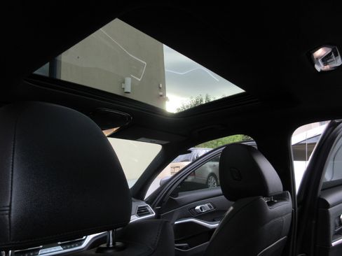 Used 2021 BMW 330i Sedan w/ Premium Package image 40