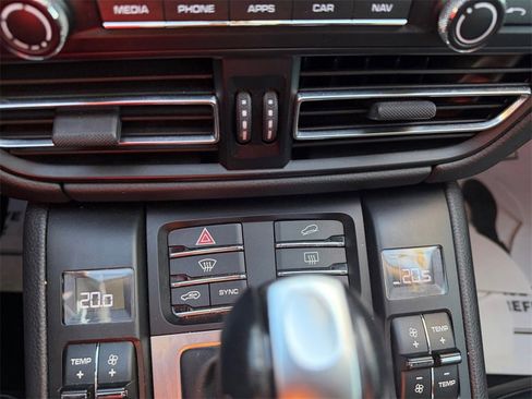 Used 2019 Porsche Macan S image 46