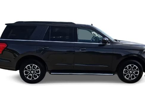 Used 2023 Ford Expedition XLT image 9