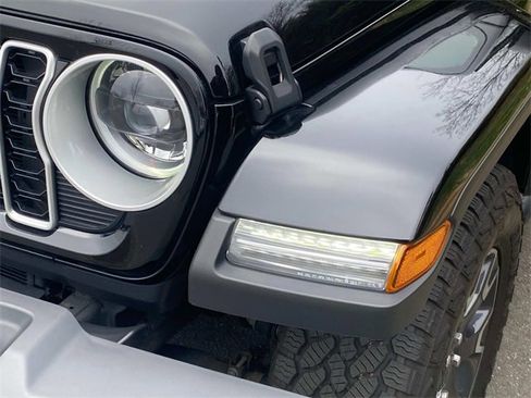 Used 2024 Jeep Wrangler Sahara w/ Technology Group image 5