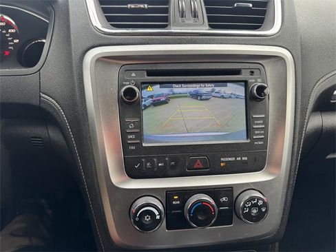 Used 2015 GMC Acadia SLE image 25