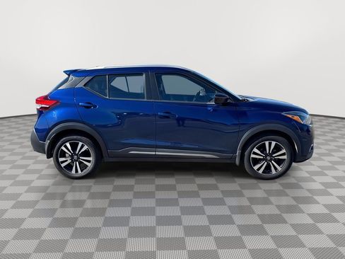 Used 2019 Nissan Kicks SR w/ SR Premium Package FWD image 13