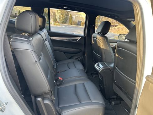 Used 2025 Cadillac XT6 Luxury image 47