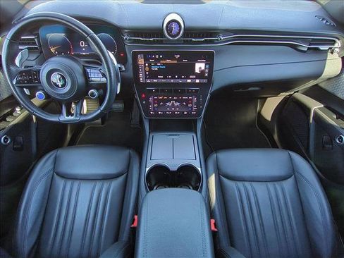 Used 2024 Maserati Grecale GT image 18