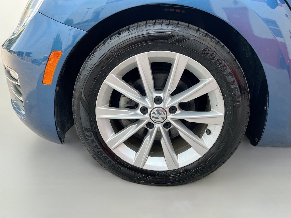 Used 2019 Volkswagen Beetle 2.0T SE FWD image 31