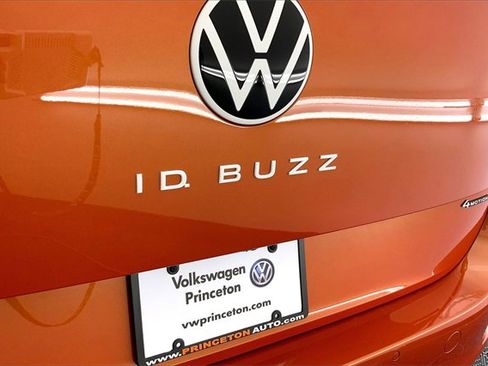 New 2025 Volkswagen ID. Buzz 1st Edition image 13