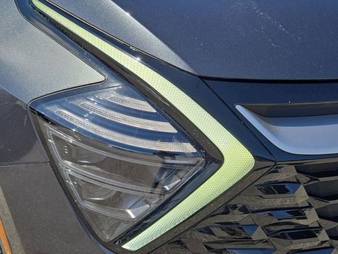 Certified 2024 Kia Sportage EX image 5