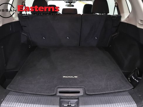 Used 2023 Nissan Rogue S AWD/4WD image 9
