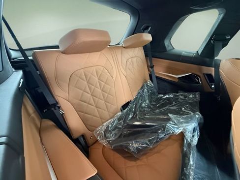 Used 2026 BMW X7 xDrive40i image 37