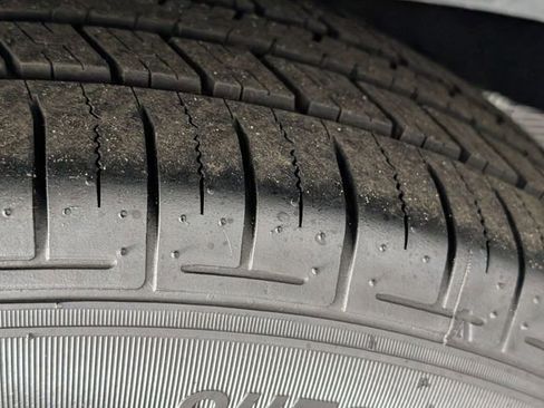 Used 2019 Nissan Pathfinder SL image 9