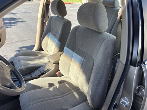 Used 2000 Toyota Camry LE FWD image 25