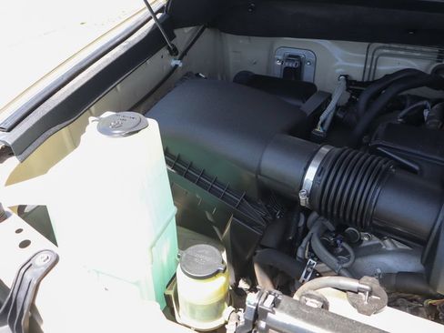 Used 2017 Toyota Tundra SR5 RWD image 12
