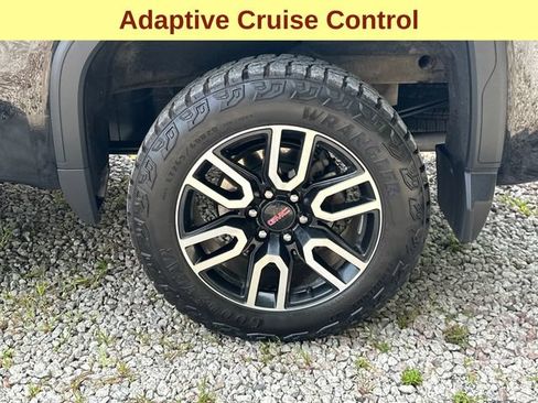Used 2025 GMC Sierra 1500 AT4 w/ Technology Package AWD/4WD image 9