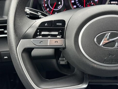 Used 2022 Hyundai Elantra SEL FWD image 15