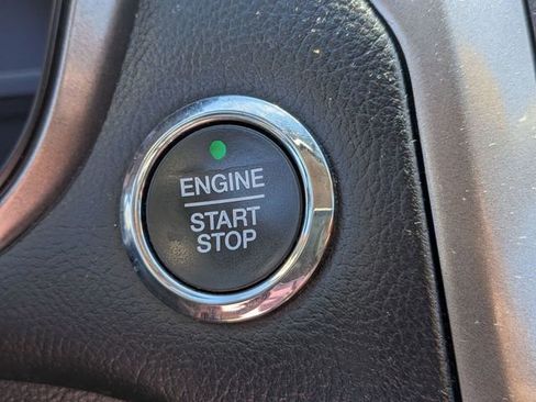 Used 2018 Ford Fusion SE w/ Fusion SE Technology Package FWD image 21