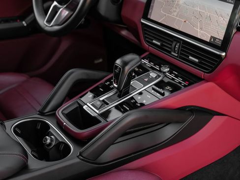 Used 2019 Porsche Cayenne image 26