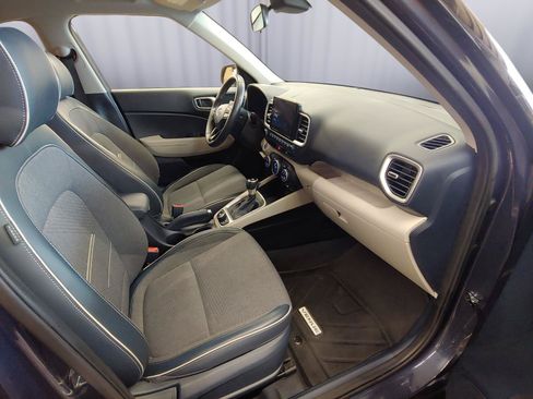 Used 2022 Hyundai Venue Limited FWD image 27