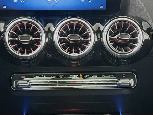 Used 2024 Mercedes-Benz GLA 35 AMG 4MATIC image 13