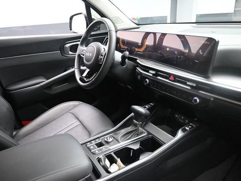 Used 2025 Kia Sorento S FWD image 29