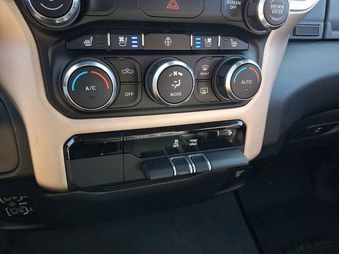 Used 2022 RAM 1500 Laramie AWD/4WD image 17