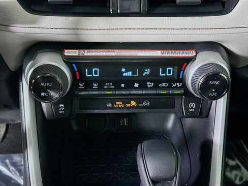 Used 2025 Toyota RAV4 XLE w/ Convenience Package FWD image 23